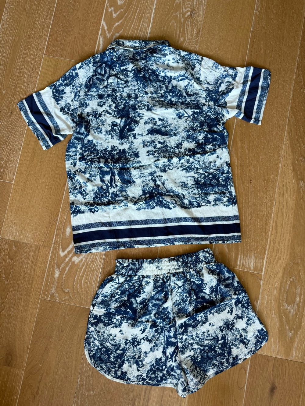 Commense Blue Toile Print Short Set - Button Front Shirt & Shorts - size Medium - Picture 12 of 16